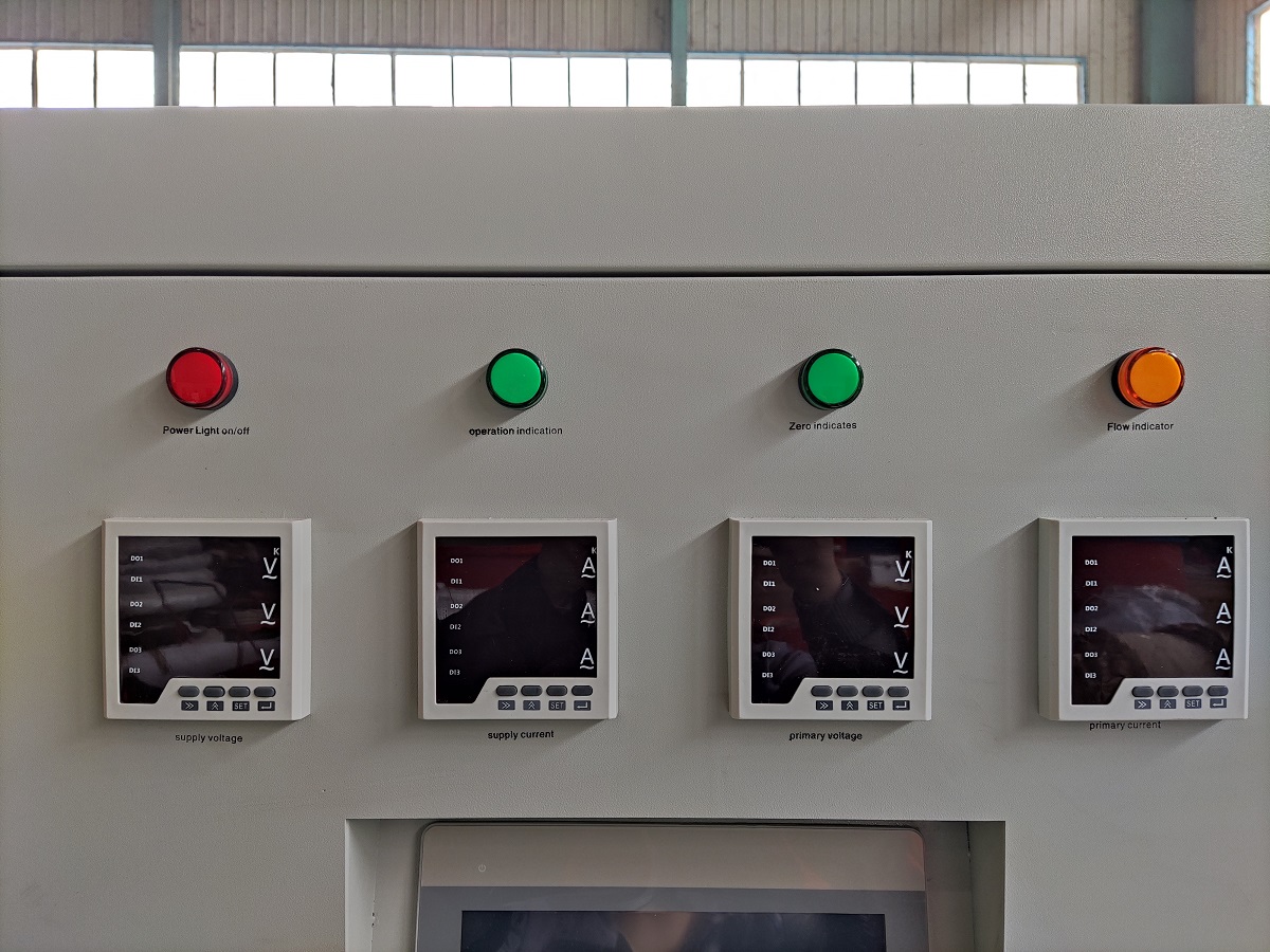 5000A大電流發(fā)生器儀表指示 5000A大電流發(fā)生器儀表指示